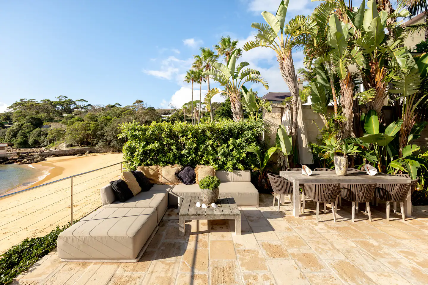 Villa Camp Cove beachfront and harbour setting